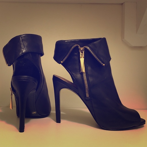 Vince Camuto Shoes - Vince Camuto Kevlin Bootie