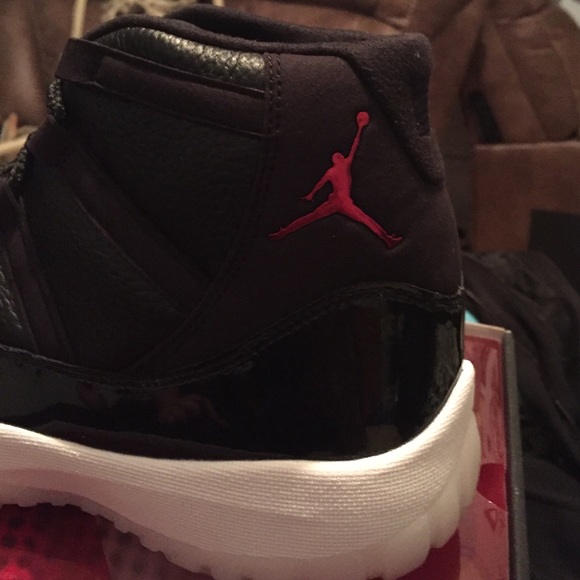 Jordans 11 72-10 - Picture 2 of 4