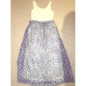NWT S Printed Maxi Skirt