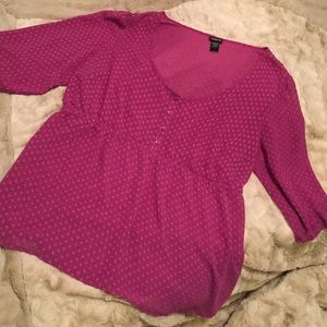 Gifted 🎉🎈🎁Sheer fuchsia blouse