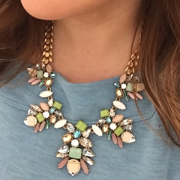Stella & Dot Jewelry - Gorgeous Pastel Statement Necklace