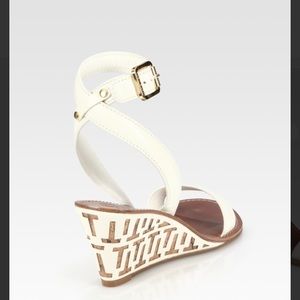 TORY BURCH T-Strap sandals