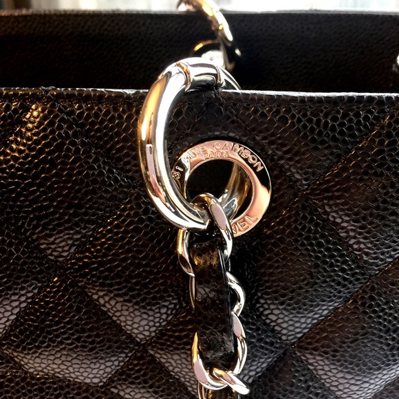 ⛔️SOLD⛔️Chanel GST In Caviar Leather - Picture 4 of 4