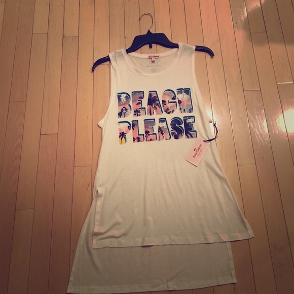 Juicy Couture Tops - NWT Juicy Couture BEACH PLEASE top