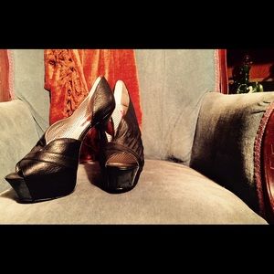Betsey Johnson Carrla Black Pumps