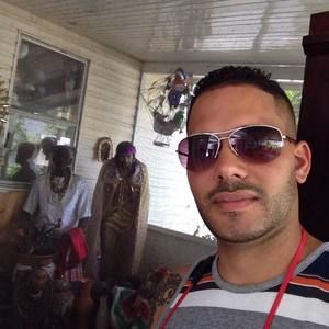 Meet your Posher, Davis