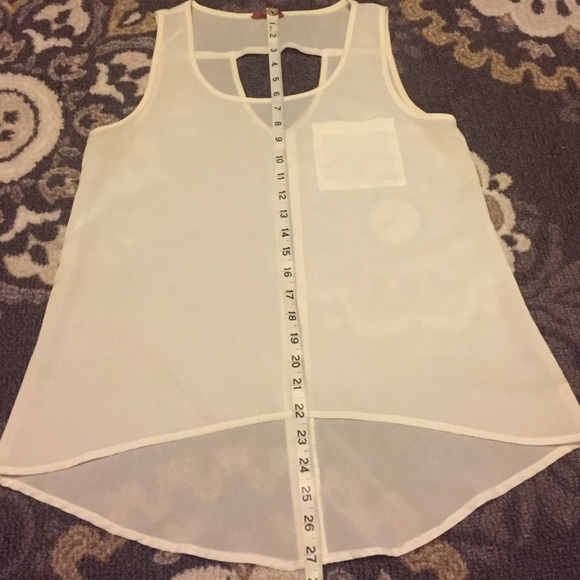 Sheer sleeveless top with cut-out detail - Picture 3 of 4