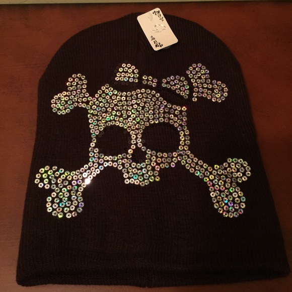 Accessories - ❄️❄❄️️BEANIE EMBELLISHED WITH SEQUINS❄️❄️❄️
