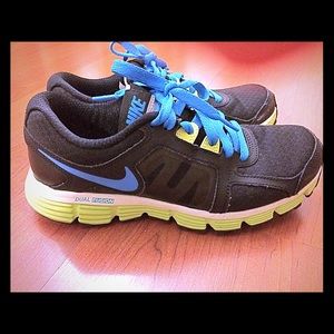 Nike dual fusion