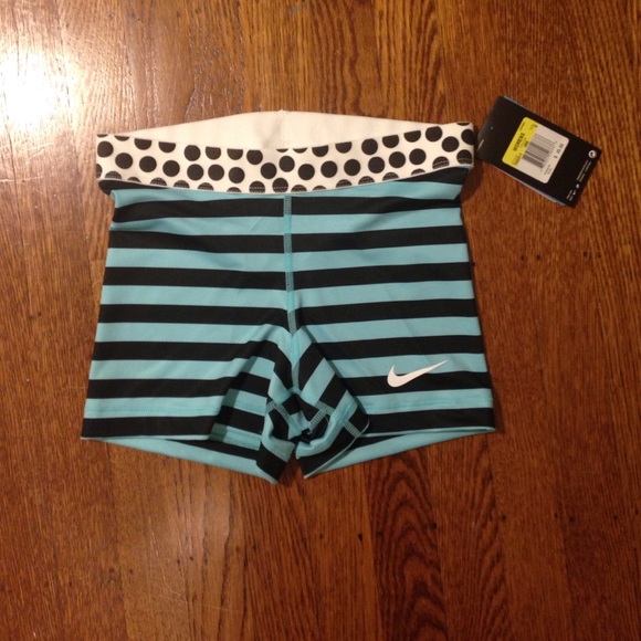 Nike Pants - NWT Nike pro shorts
