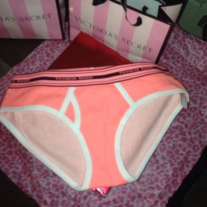 Victoria's Secret Hip Hugger Underwear 👙