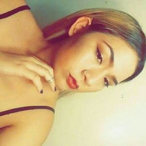 Meet your Posher, Yesenia