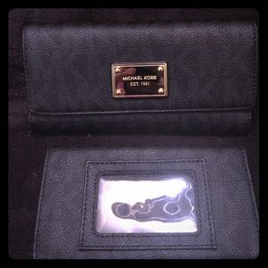 Michael Kors Classic Wallet