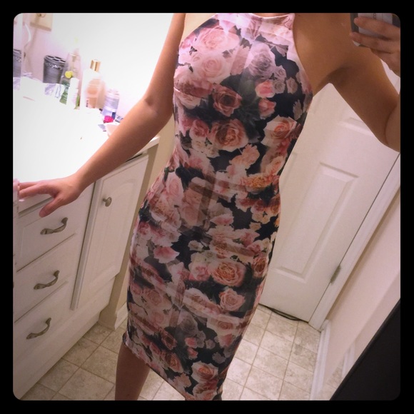 Missguided Dresses & Skirts - NWT Floral midi Missguided Dress
