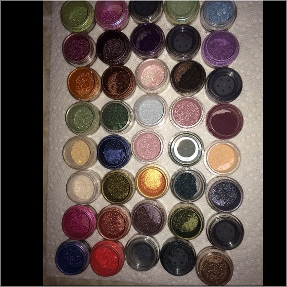 Selling off my gorgeous pigments!