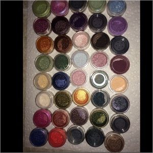 Selling off my gorgeous pigments!