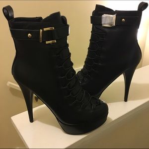 Black boots by JustFab