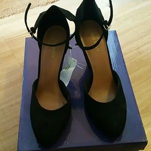 **On Hold** D'orsay pumps