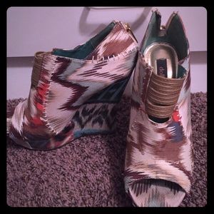 Tribal Print Peep Toe Wedge