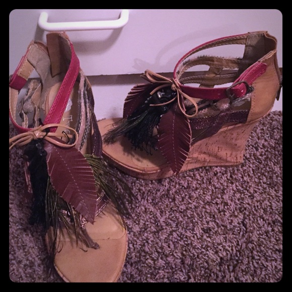 Feathery Wedges