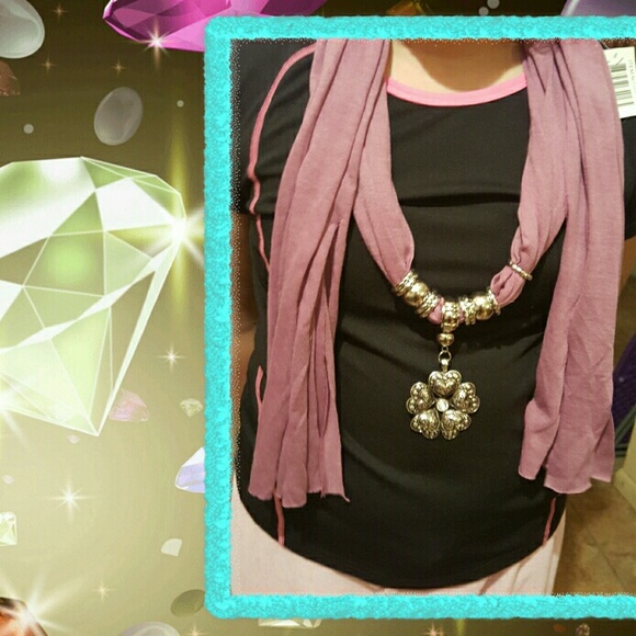 FLASH SALE! SCARF WITH JEWELRY