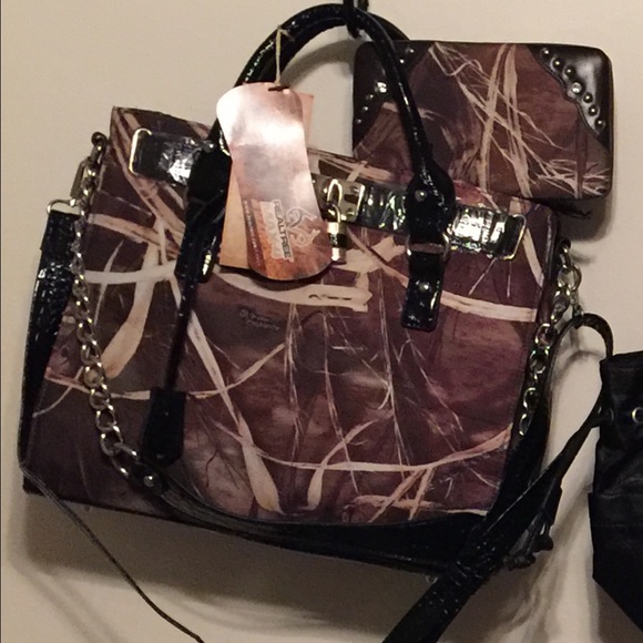 Camouflage purse/handbag set
