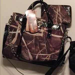 Camouflage purse/handbag set