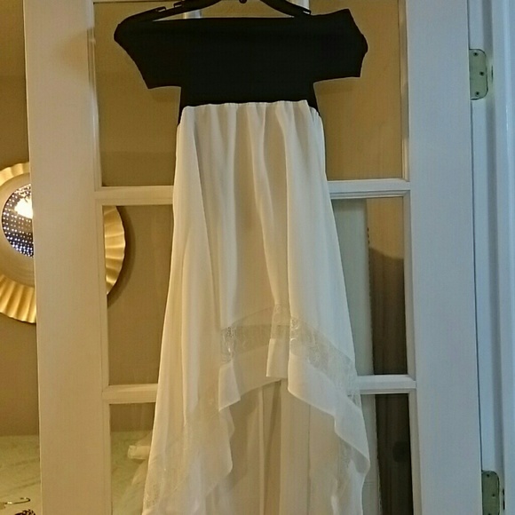 Dresses & Skirts - Too small for me