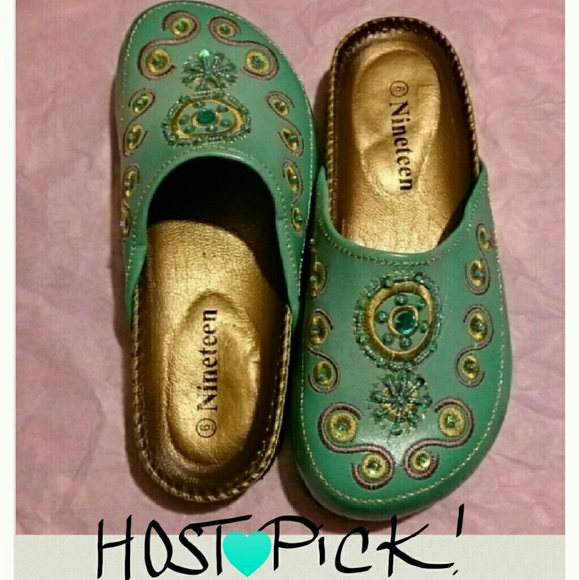 Nineteen Shoes - *HOST PICK!* NWOT! Indian Style Slip-on Shoes