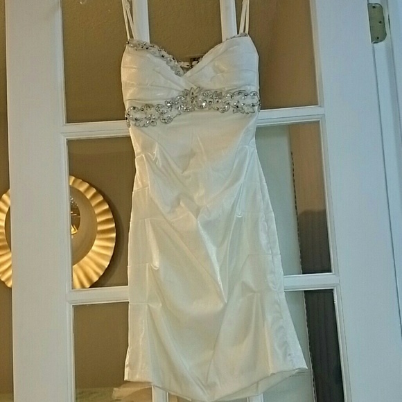 White is not for me - Picture 2 of 2