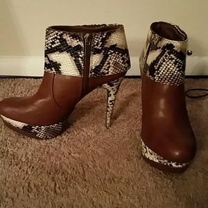 Sexy boots! Never worn!