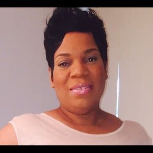 Meet your Posher, Aletha