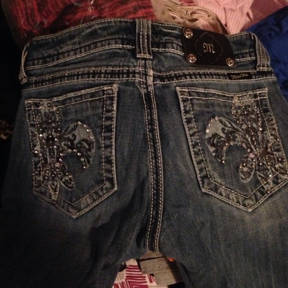 Showing - Picture 1 of 3