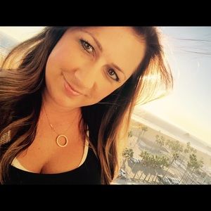 Meet your Posher, Jeannette