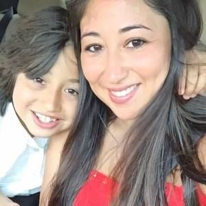 Meet your Posher, Isabel