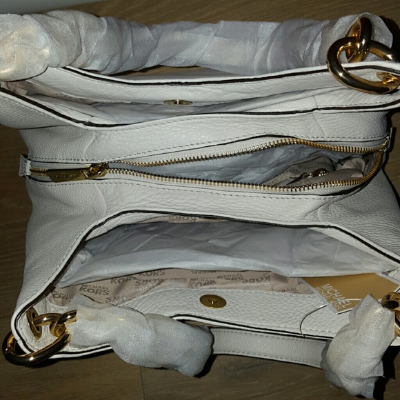 Michael Kors Vanilla Fulton Chain Shoulder Bag - Picture 3 of 4