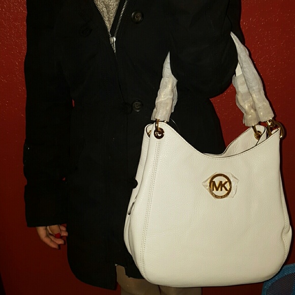 Michael Kors Vanilla Fulton Chain Shoulder Bag - Picture 4 of 4