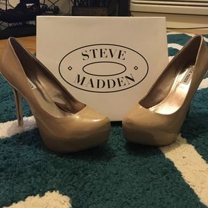 👠Steve Madden Nude Pumps👠