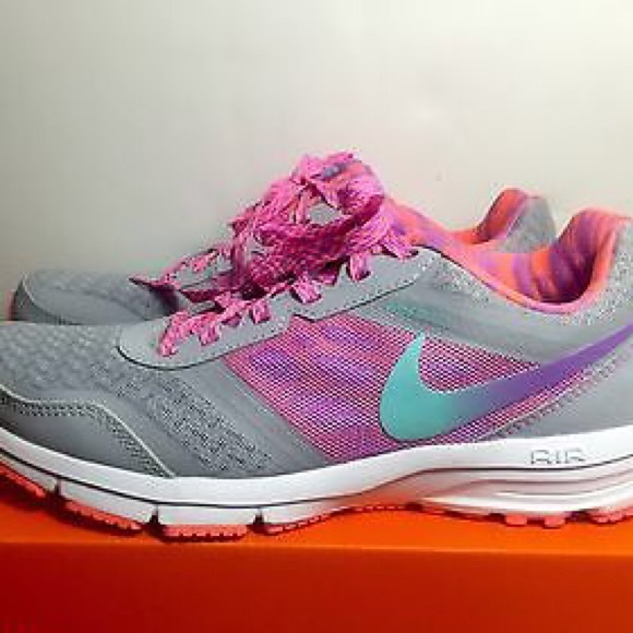 Nike Shoes - 👍FOR dancinbex👍 Nike Women US 9.5