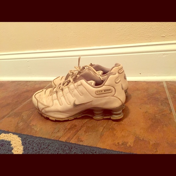 White Nike shocks still in very light condition