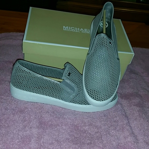 Michael Kors Shoes - 💘✌Host Pick✌💘 4/22 Michael Kors slip on sneaker