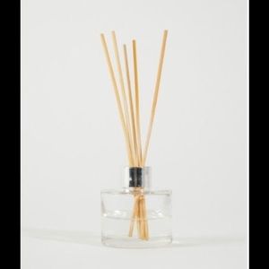 BRAND NEW room fragrance diffuser lavender & decor