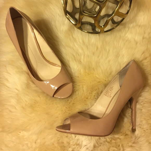 Beige Peep toe classic pumps