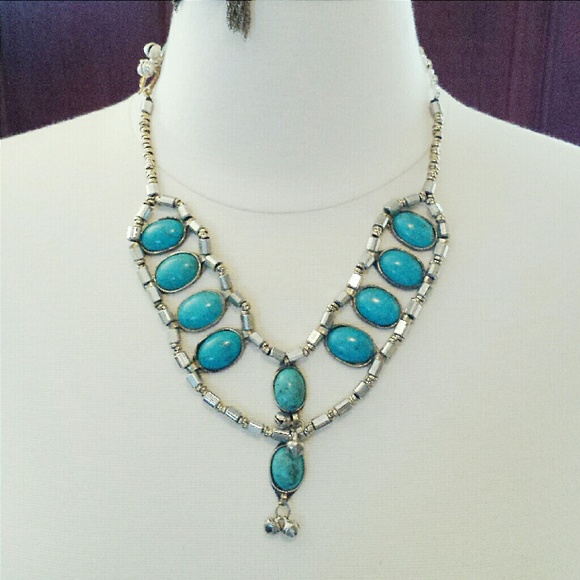 SALE! Vanessa Mooney Statement Necklace - Picture 3 of 3