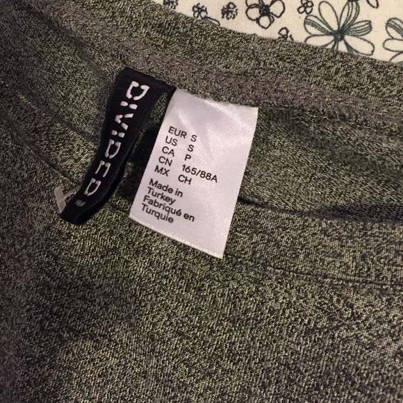 H&M blouse - $9 - Picture 3 of 3