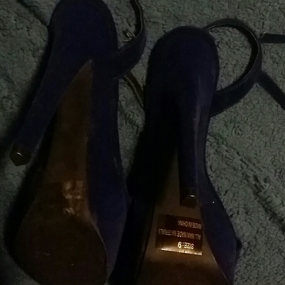 Shoes - Picture 2 of 2