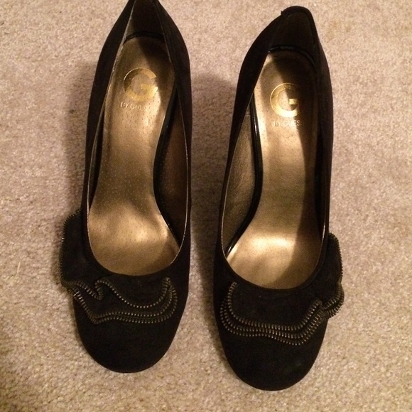 Guess black suede heels😍 LIKE NEW! - Picture 1 of 4