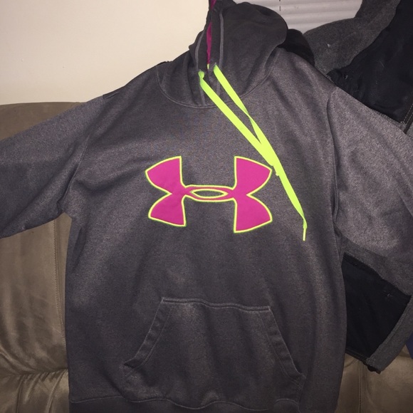 Under Armour sweatshirt