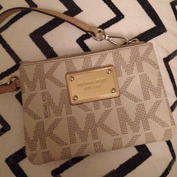Authentic Michael Kors purse, wristlet & wallet - Picture 2 of 3