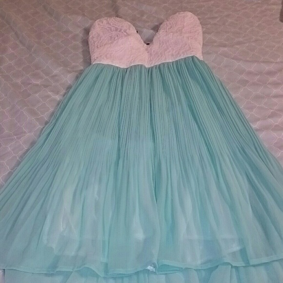 Dresses & Skirts - Small